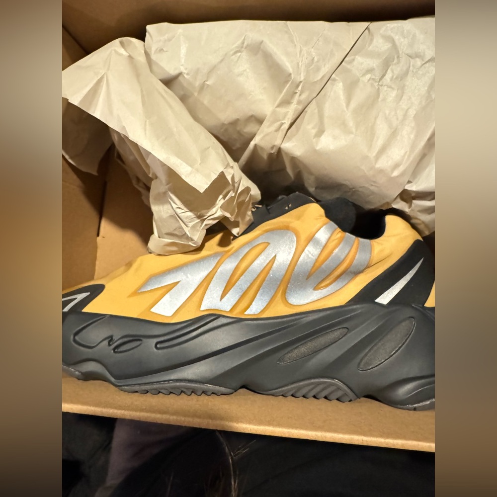 Adidas Yeezy YZY 700 MNVN Honey Flux/Black Sneaker GZ0717 Men 8